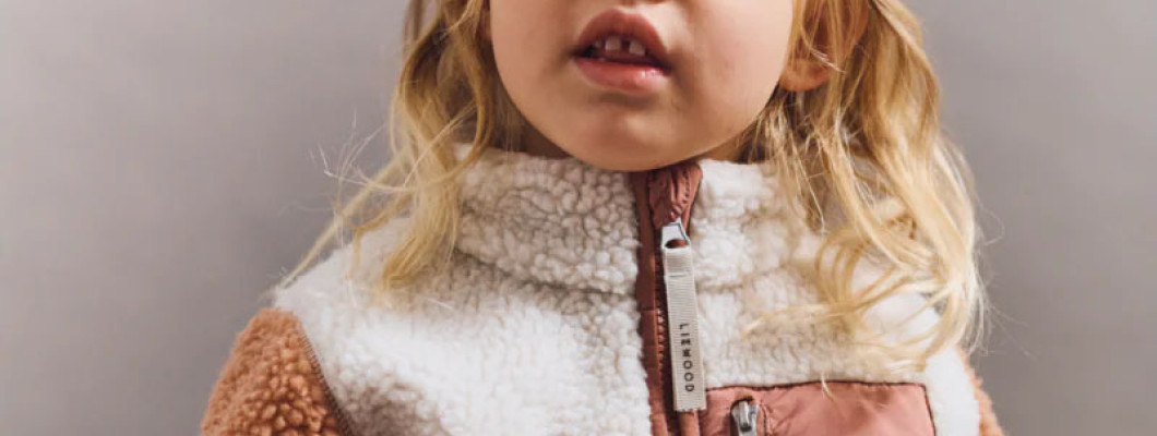 Tendenze moda bambini 2026: Minimalismo scandinavo LIEWOOD