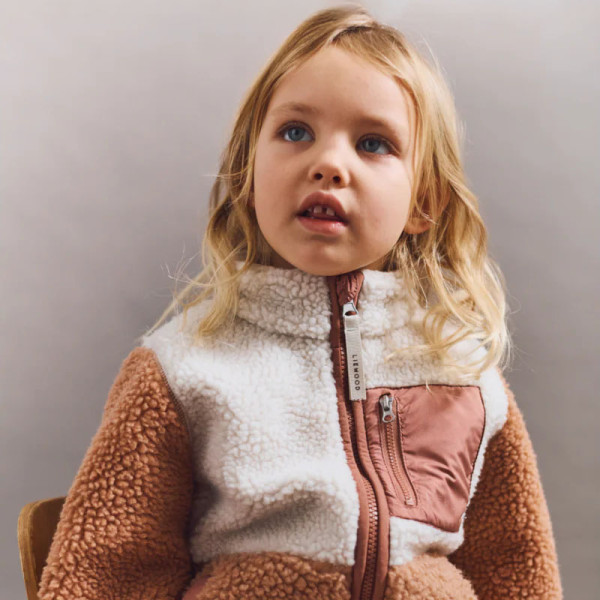 Tendenze moda bambini 2026: Minimalismo scandinavo LIEWOOD