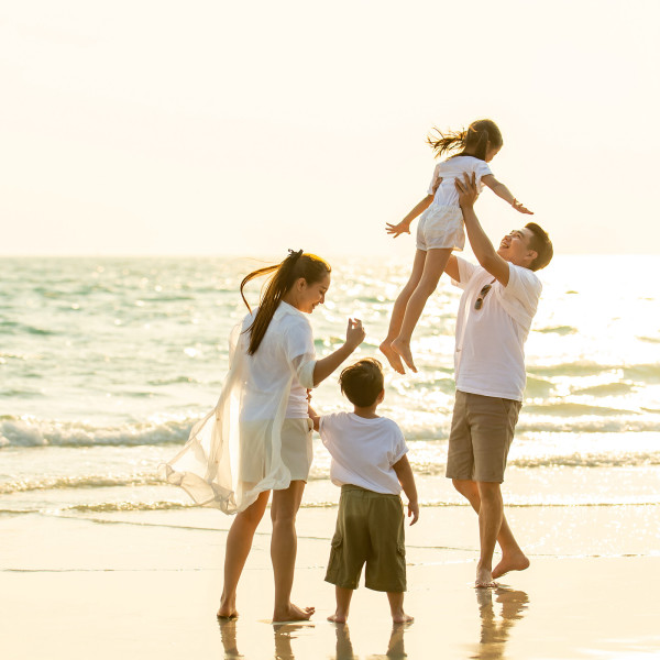 Viaggiare con i bambini piccoli per le vacanze estive: insidie e consigli utili!