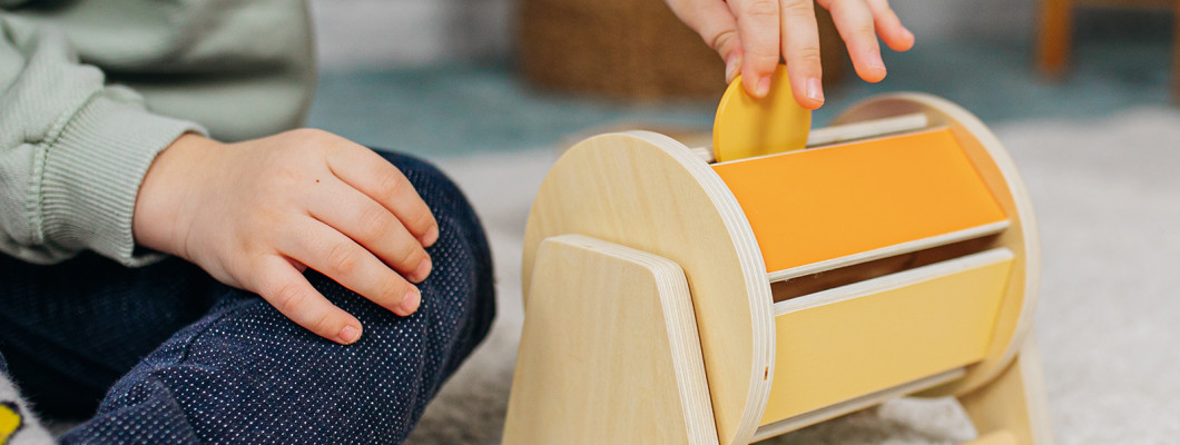 Giochi Montessori – la magia dello sviluppo corretto dei bambini Giochi Montessori – la magia dello sviluppo corretto dei bambini