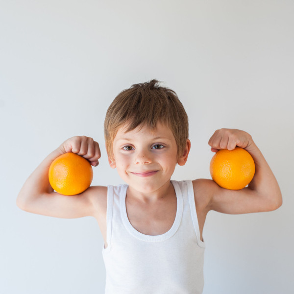 5 modi comprovati per rafforzare naturalmente il sistema immunitario dei bambini