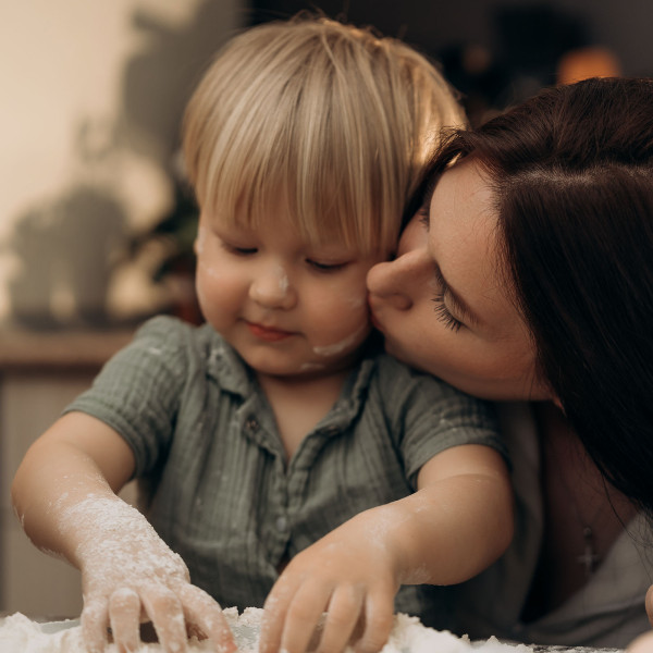 Slow parenting: Perché la genitorialità lenta è il regalo più prezioso per i tuoi figli