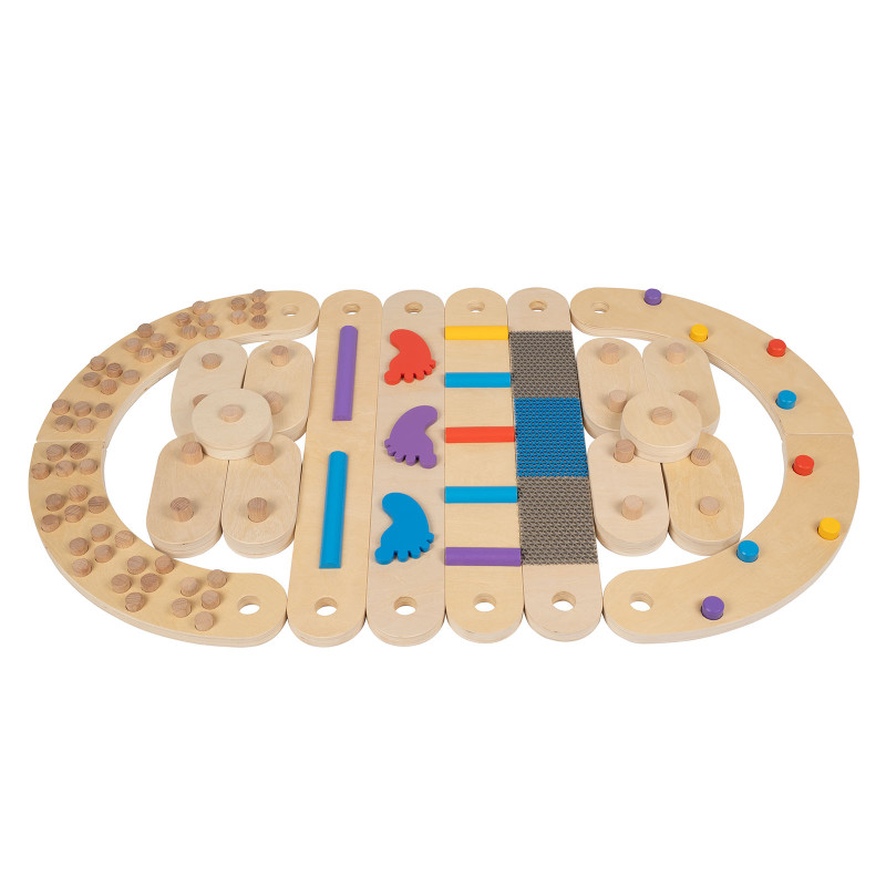 Influenza positivamente lo sviluppo dei piedi, dell’arco plantare e della corretta postura Le travi di equilibrio Montessori favoriscono lo sviluppo della motricità grossolana