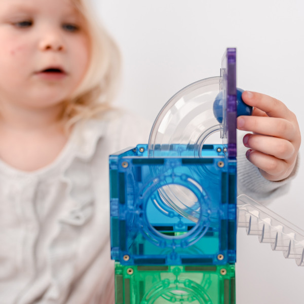 Costruisci, esplora, impara: il mondo delle costruzioni magnetiche CONNETIX!