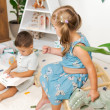 Favorisce lo sviluppo della motricità grossolana e rafforza l'autostima. La dondolo Montessori unisce il divertimento alla stimolazione positiva dello sviluppo fisico e mentale.