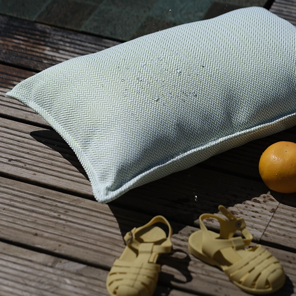 Cuscino cilindrico da esterno Wigiwama® – Azure Outdoor Bolster