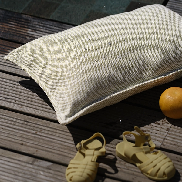 Cuscino cilindrico da esterno Wigiwama® – Terra Outdoor Bolster