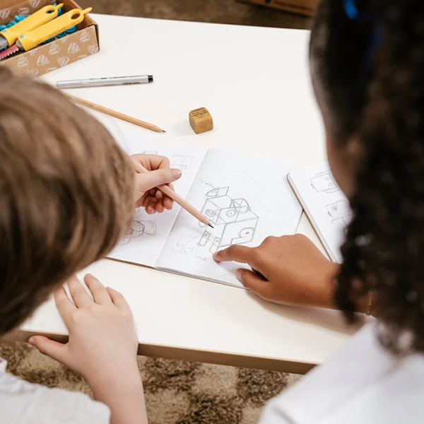 Idee creative in cartone Makedo